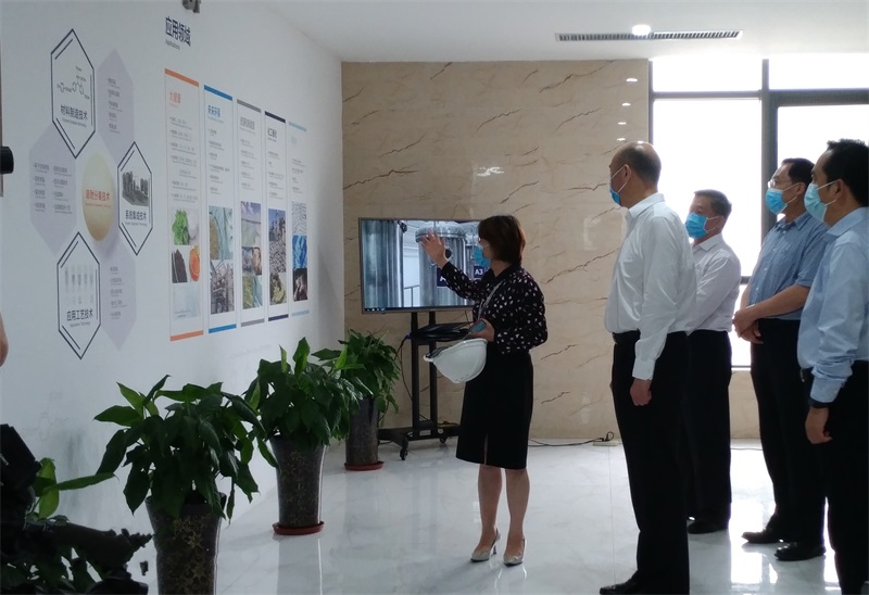 陕西省省长刘国中、西安市市长李明远一行调研高陵uu电玩官网工业园 陕西省省长刘国中、西安市市长李明远一行调研高陵uu电玩官网工业园