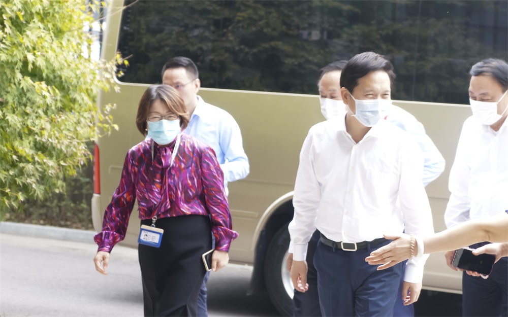 赵一德省长莅临uu电玩官网科技现场调研 赵一德省长莅临uu电玩官网科技现场调研