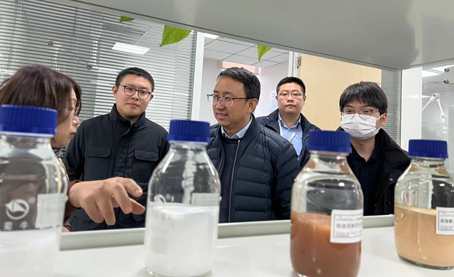 陕西羁系局向导一行莅临高陵uu电玩官网工业园调研指导 陕西羁系局向导一行莅临高陵uu电玩官网工业园调研指导