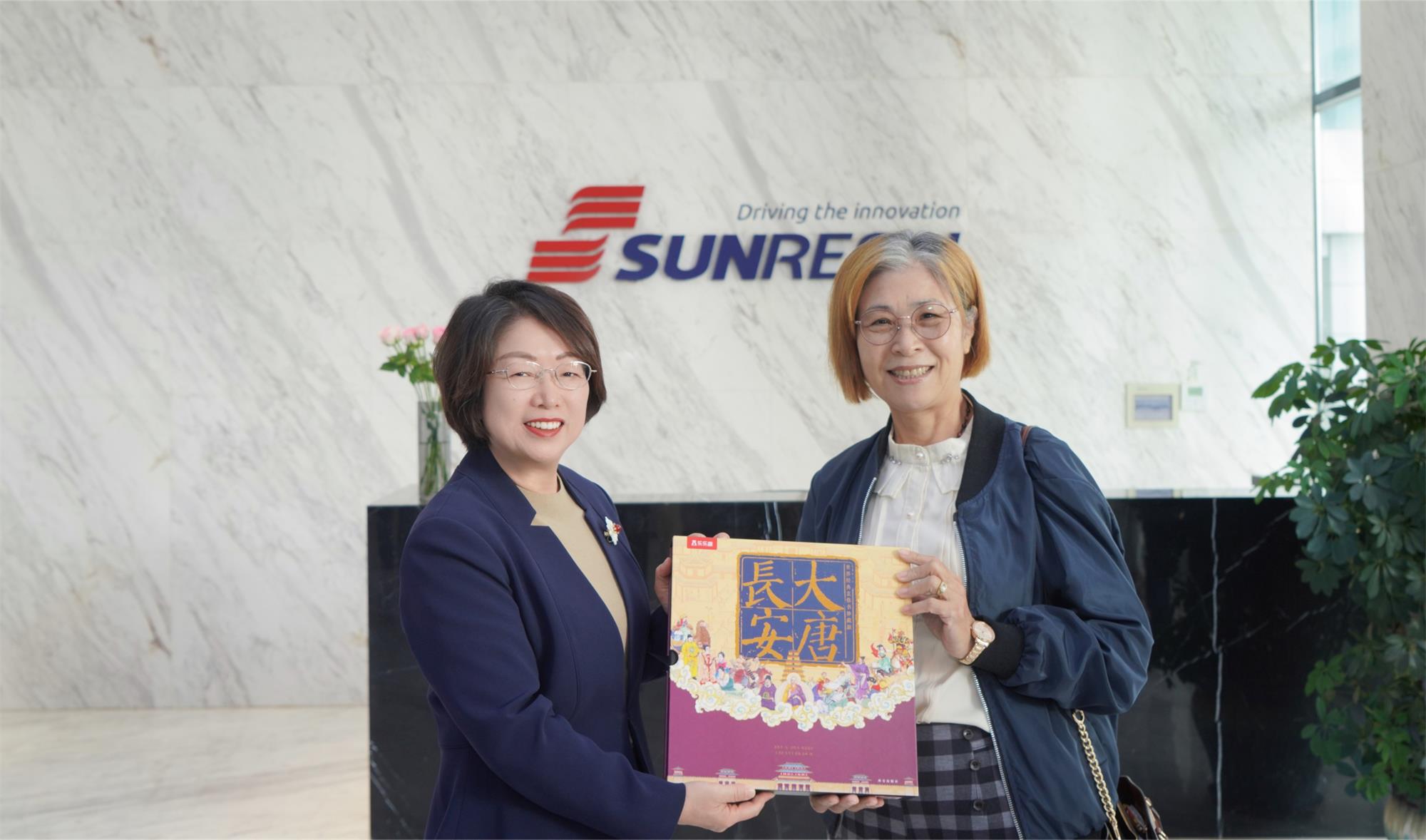 ݷݷ�����⣬����������ӳ������