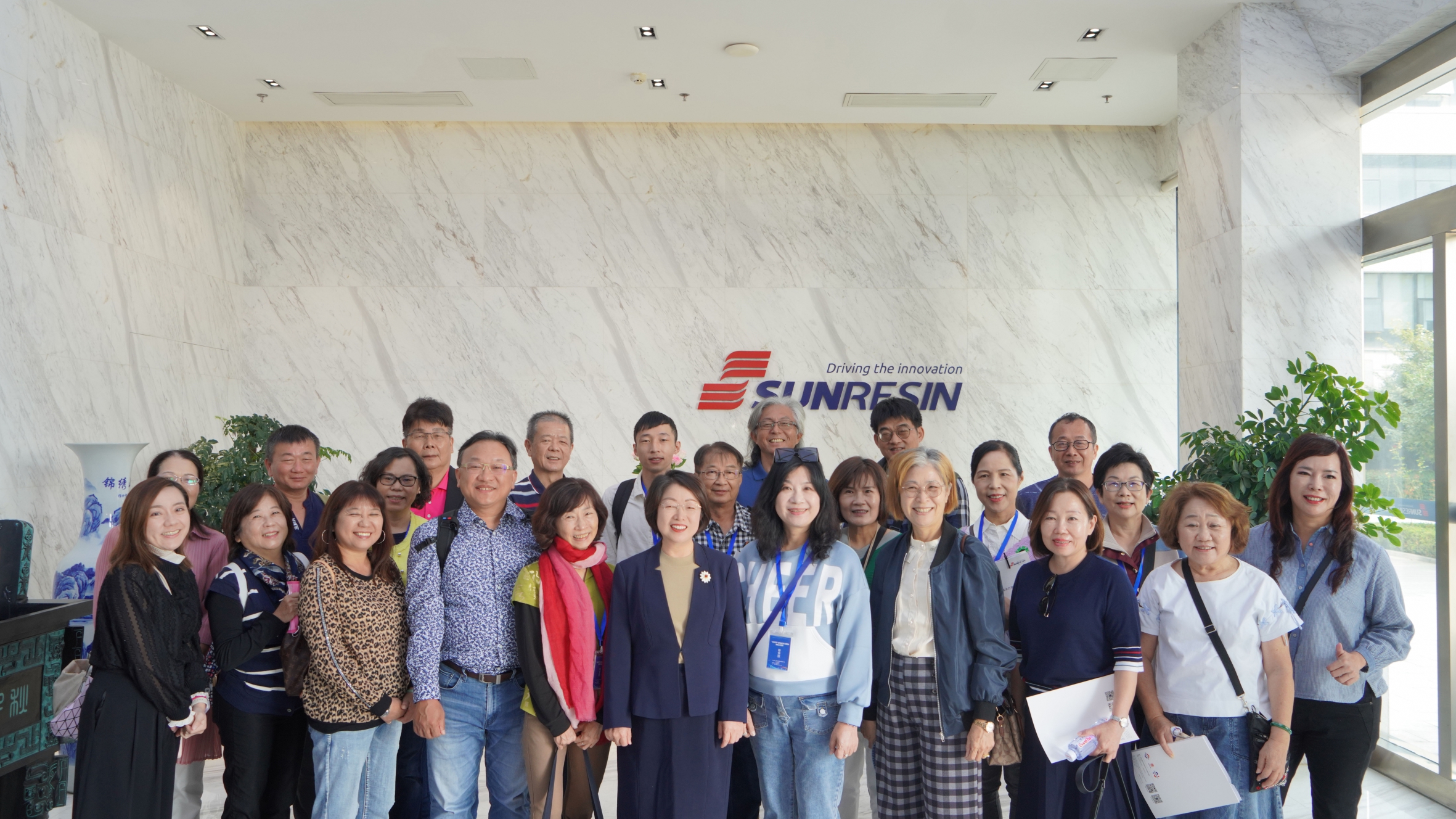 ݷݷ�����⣬����������ӳ������